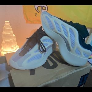 Adidas Yeezy 700 Azael